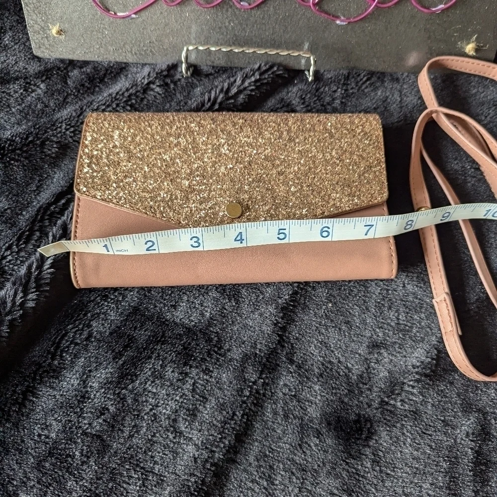 GUC Mauve/Tan/Rose Gold Sequin Clutch w/Straps